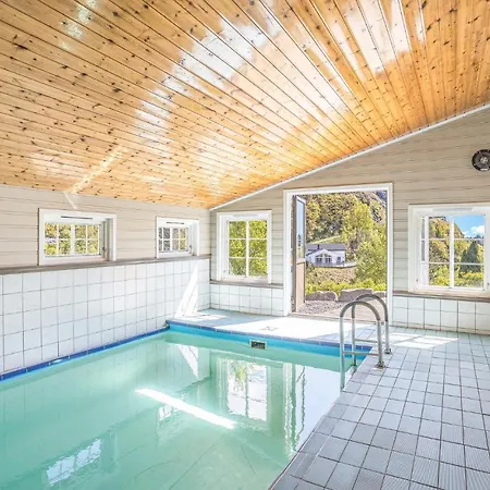 Gorgeous In Lindesnes With Kitchen * Svenevik