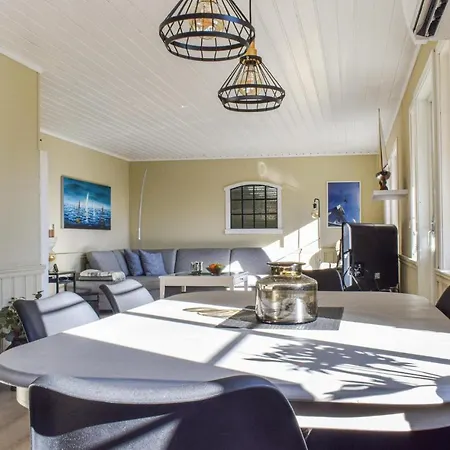 Gorgeous In Lindesnes With Kitchen