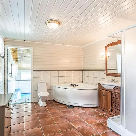 Gorgeous In Lindesnes With Kitchen