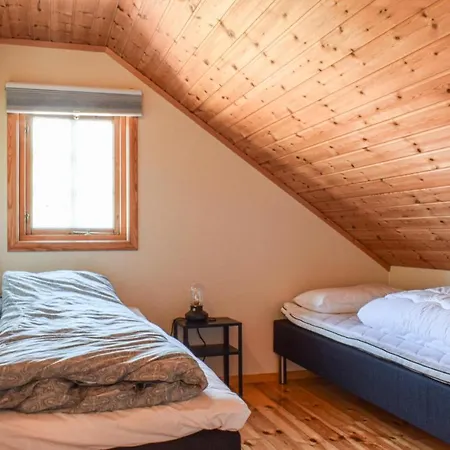 Gorgeous In Lindesnes With Kitchen Feriehus *